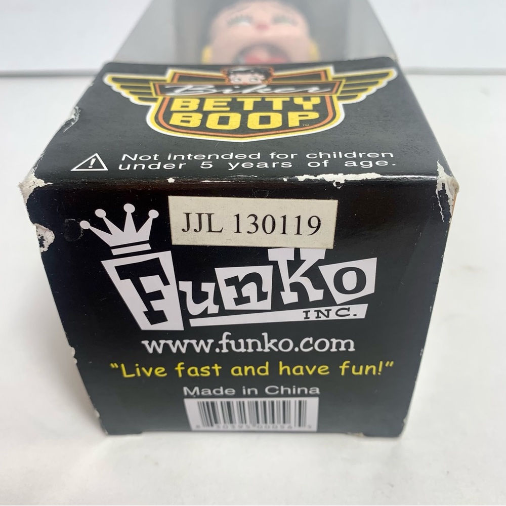Funko Betty “Biker” Boop Wacky Wobbler. collectible Betty Boop bobble head - Picture 11 of 15